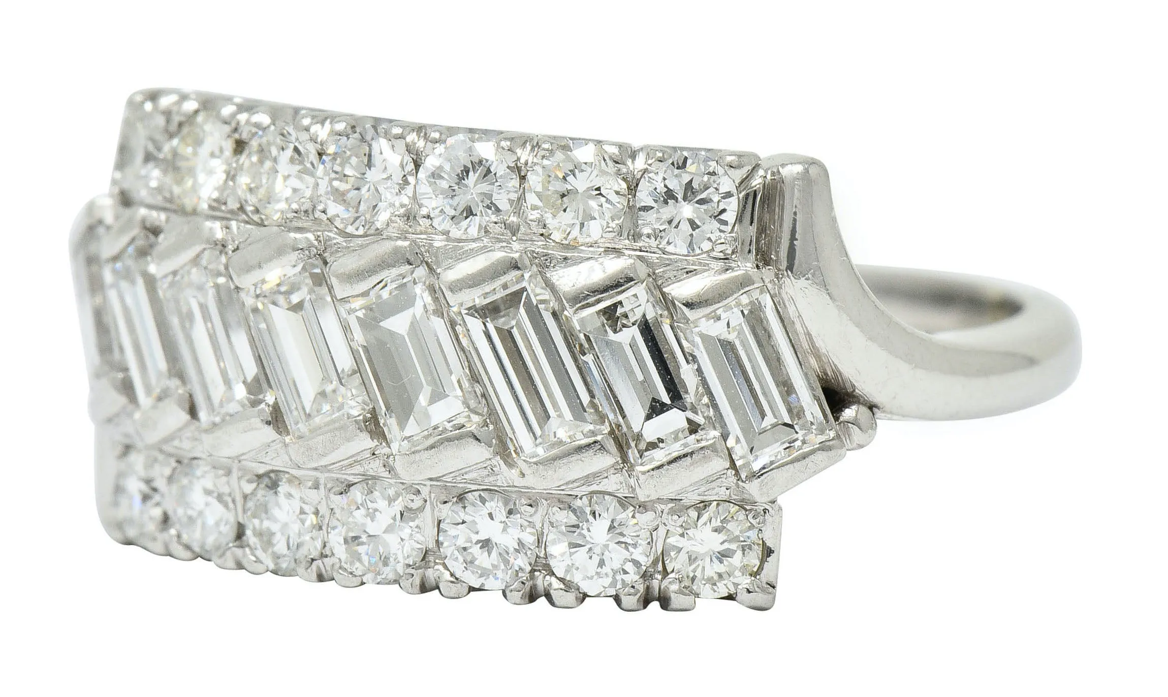 Retro 1.25 CTW Diamond Platinum Fishtail Band Ring