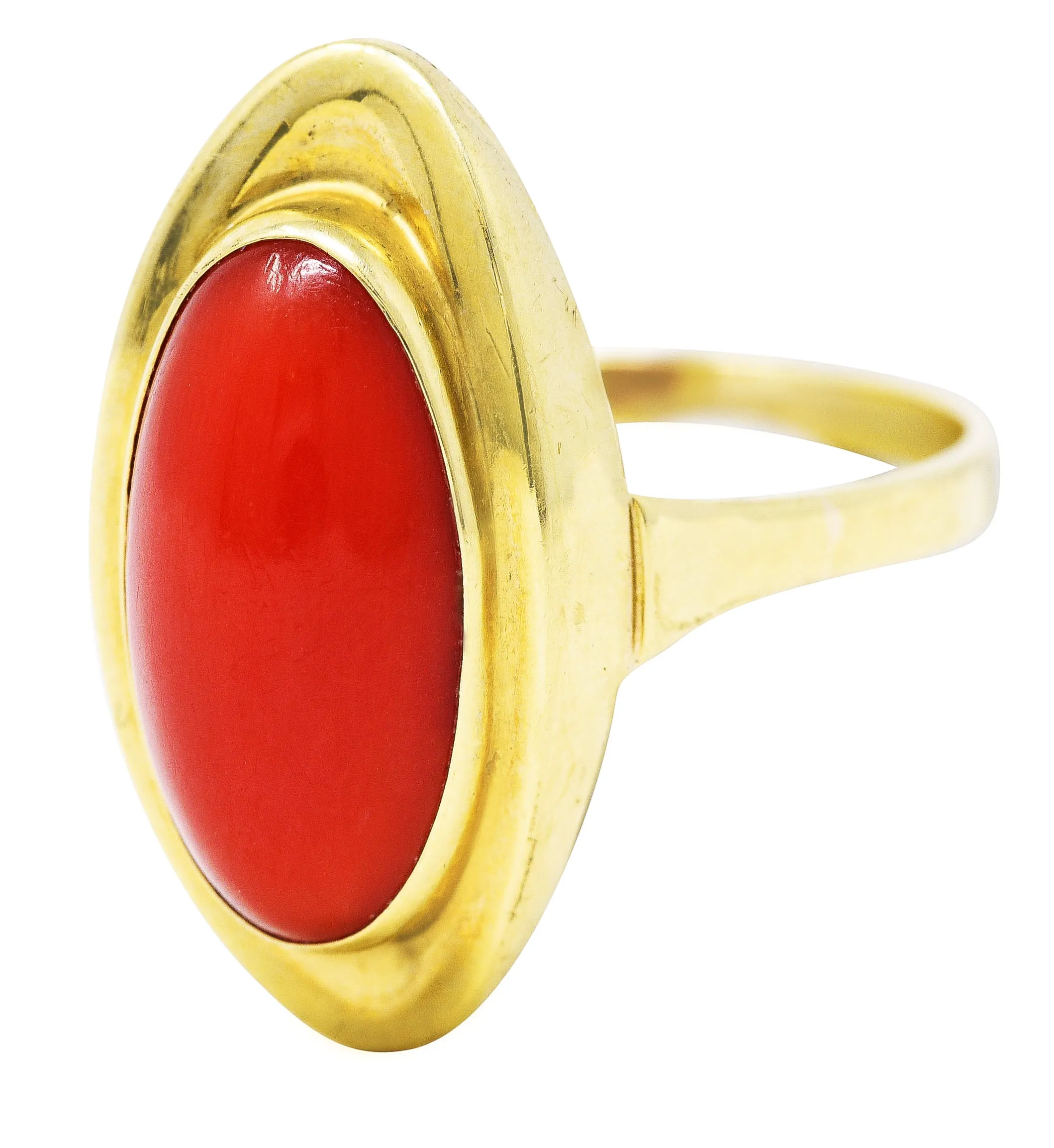 Retro Coral Cabochon 8 Karat Yellow Gold Gemstone Ring