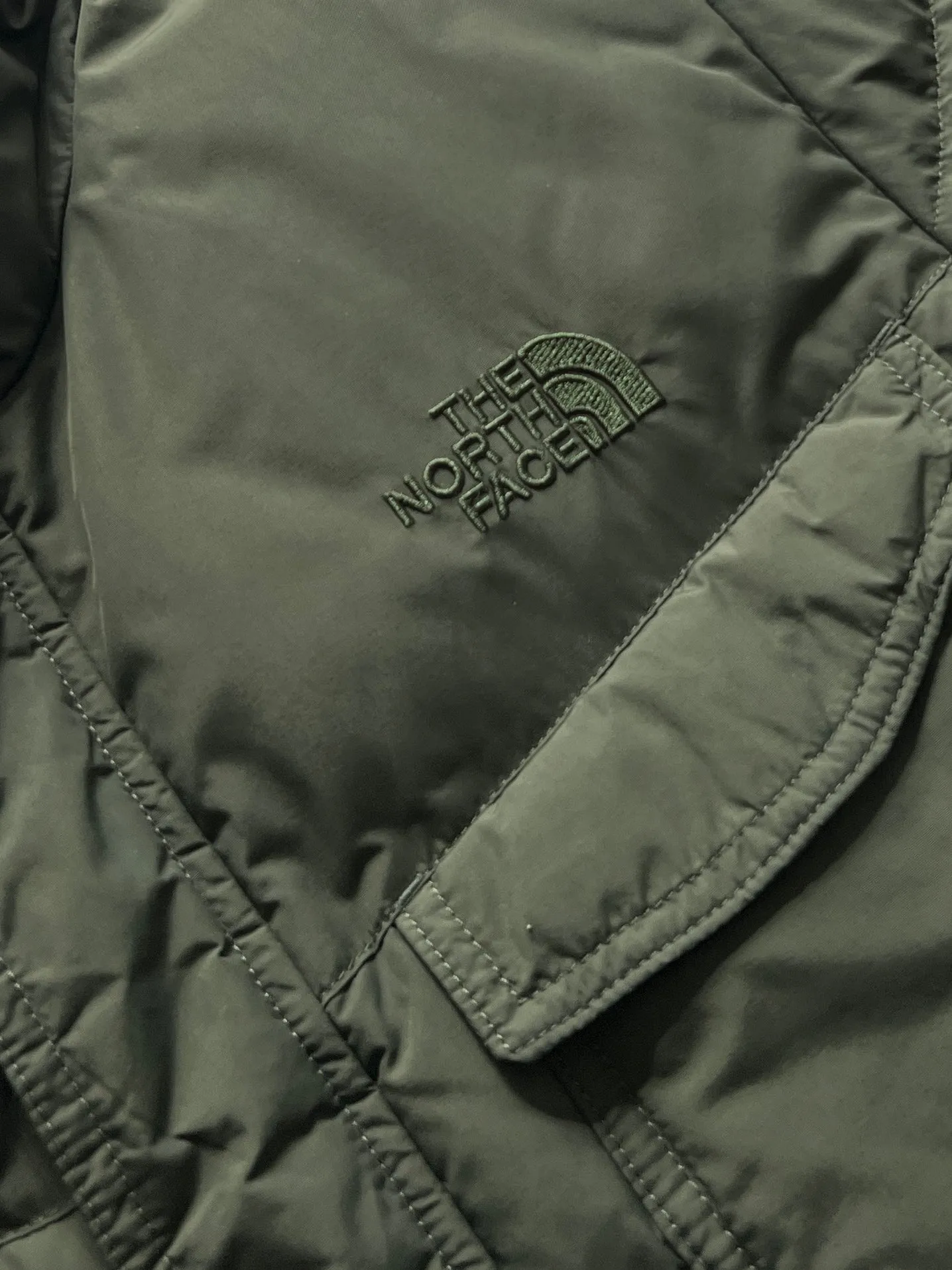 The North Face 550 Down Fill Puffer Jacket (M)