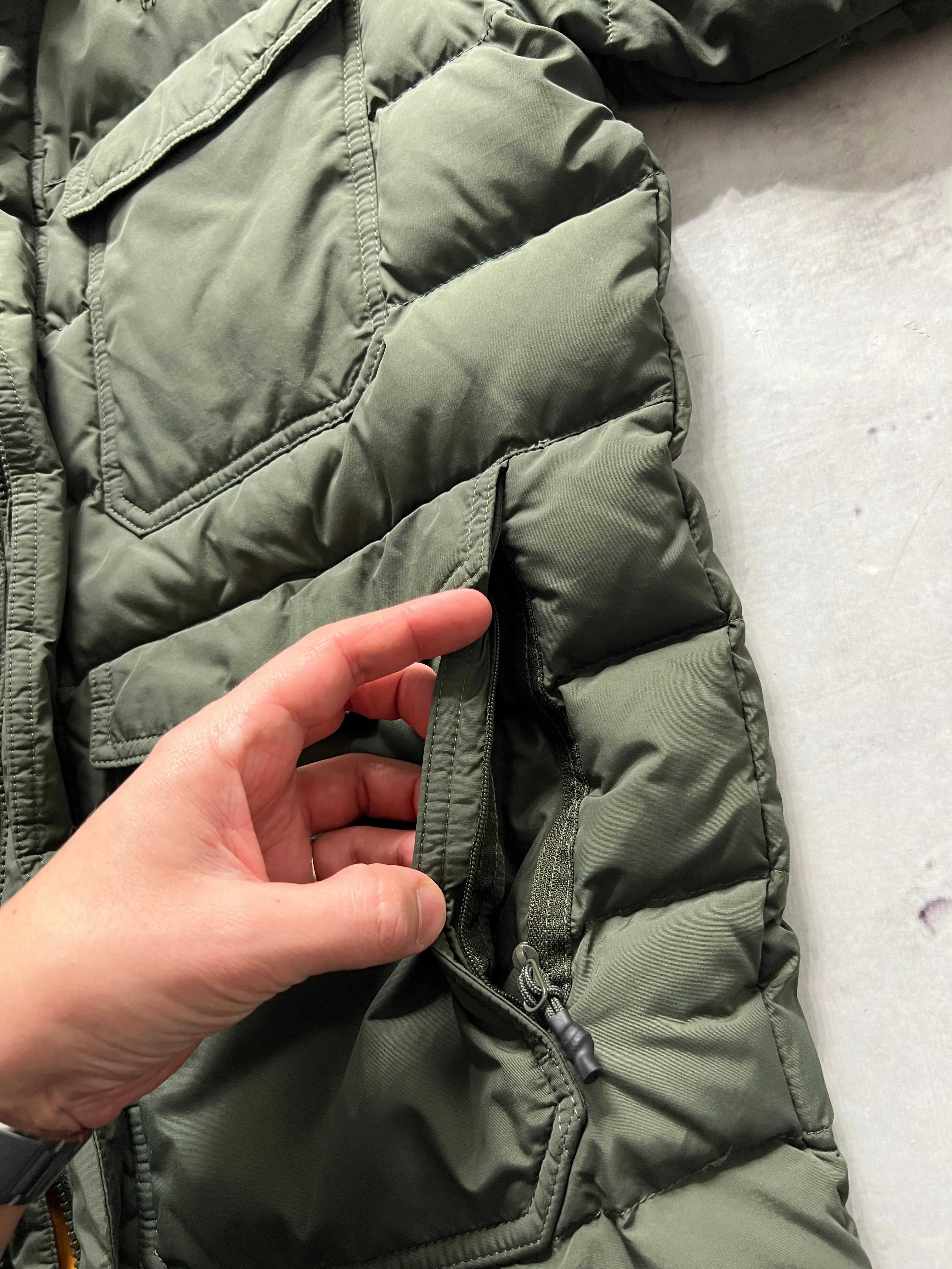 The North Face 550 Down Fill Puffer Jacket (M)