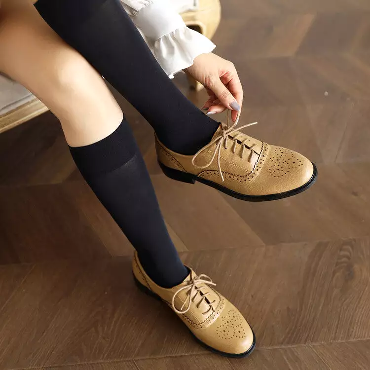 Women's Round Toe Carved Lace-Up Flat Oxford Shoes